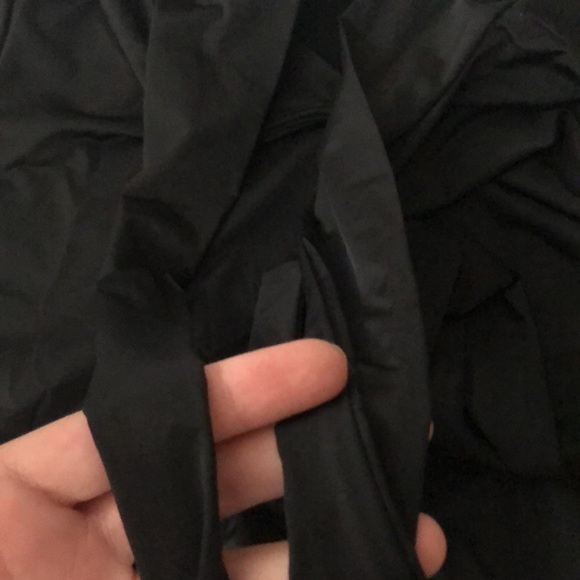 ⭐️Babaton silky front or back tie neck top❤️EUC⭐️ - Picture 9 of 12